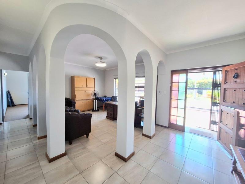 4 Bedroom Property for Sale in Fraaiuitsig Western Cape